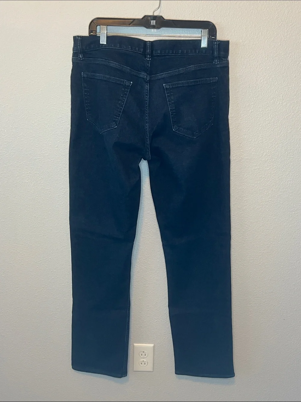 Banana Republic Men’s Dark Wash Straight Leg Jean Size 34